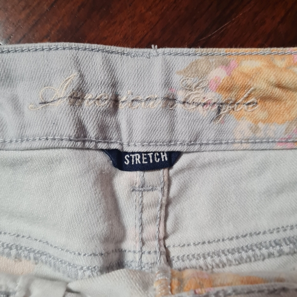 American Eagle Denim Shorts Light Blue/Orange Floral Stretch Size 6 - Picture 2 of 14